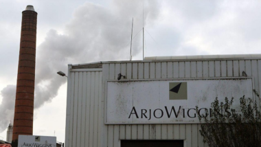La cheminée d'Arjowiggins Symbole d'un patrimoine industriel en démolition
