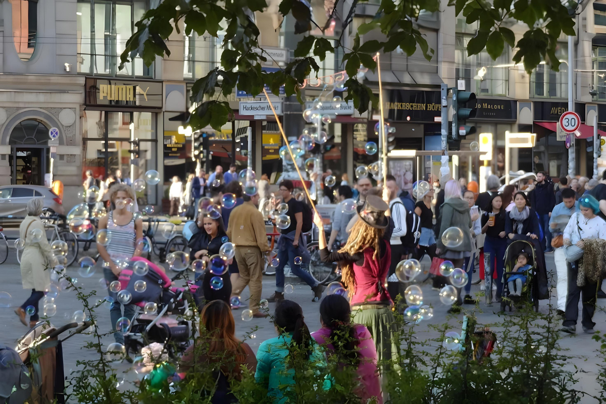 Spectacles De Rue Spectacles de rue : Une expérience magique en Loire-Atlantique ce week ...
