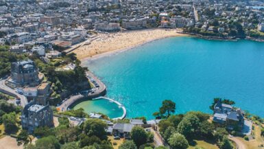 Pourquoi ces villes Bretonnes font rêver les retraités en quête de tranquillité