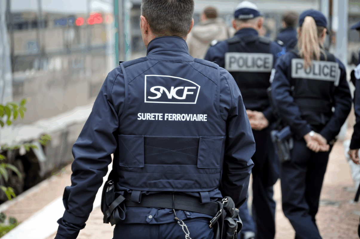 Rennes Quatre agents de la police ferroviaire attaqués par un chien à la gare, l'un d'eux blessé